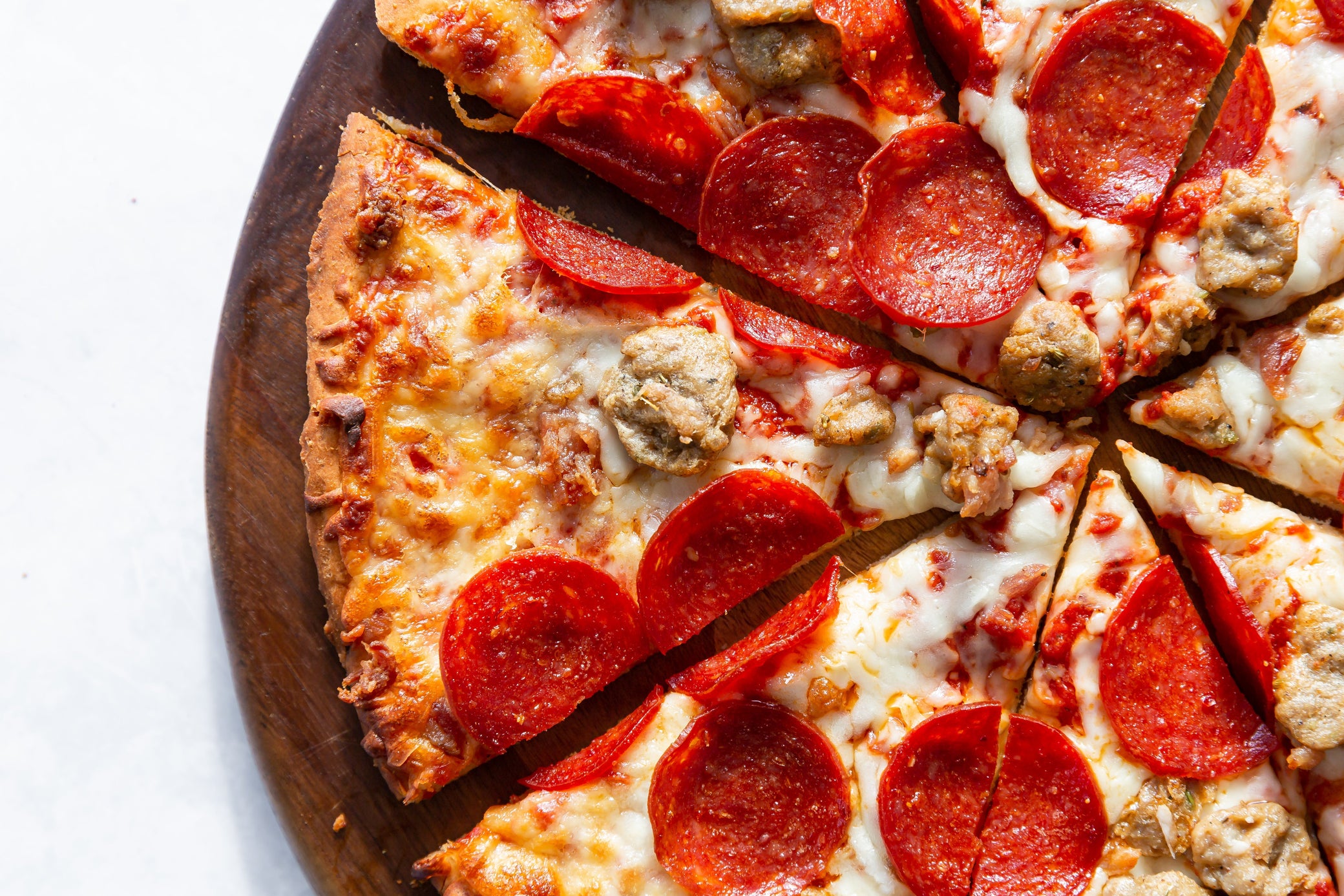 Gluten Free Pizza Crust vs. Traditional Pizza Crust: What’s the Difference?