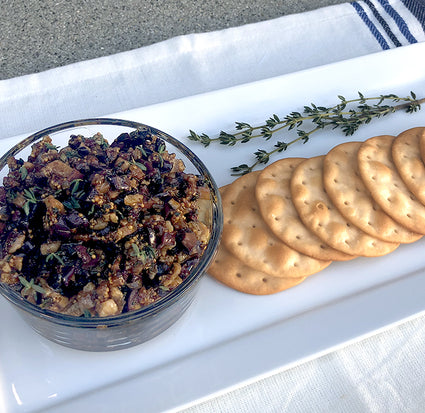 Organic Crackers Fig and Olive Tapenade